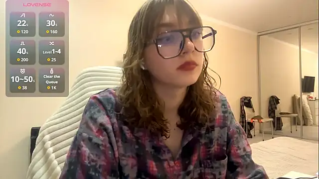 Olivia 132 online show from March 25, 6:11 pm