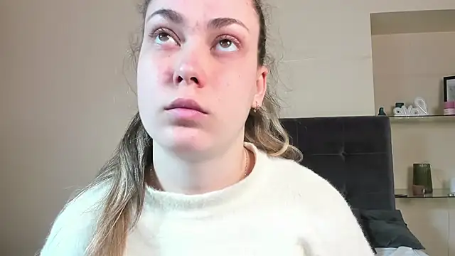 MelanieCuty online show from April 3, 5:38 am