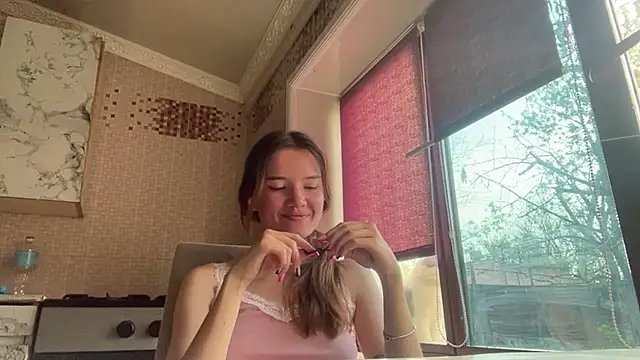 Lili Kilian online show from April 4, 12:15 pm