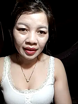 Yiyi102300 online show from April 5, 1:10 pm