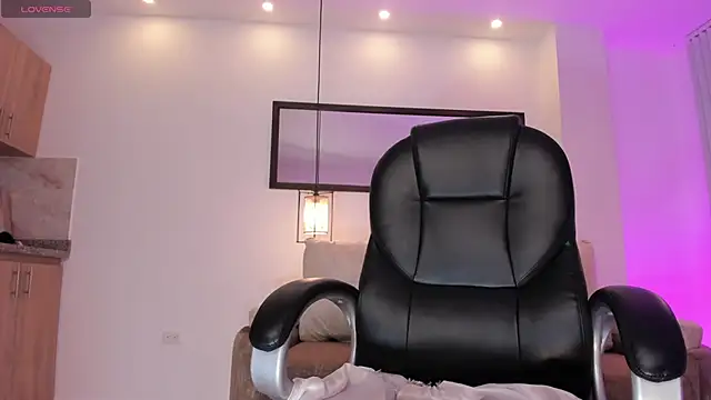 Ninna Asppen  online show from March 20, 4:39 am