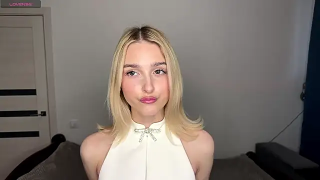 SweetiLun online show from April 14, 3:12 pm