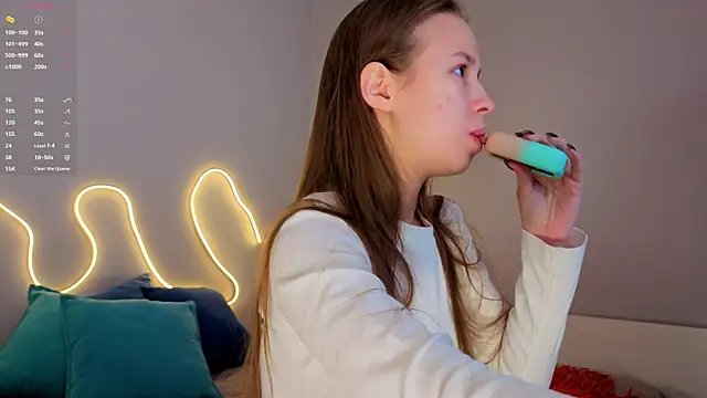 Emma dream  online show from April 14, 1:38 am