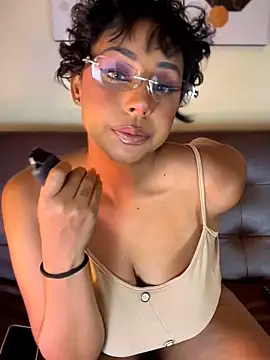 SamaraDesire online show from April 13, 8:20 pm