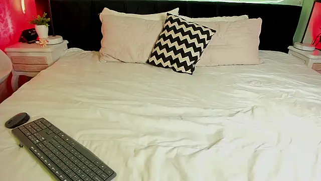 Miss Bliss  online show from April 10, 12:33 pm