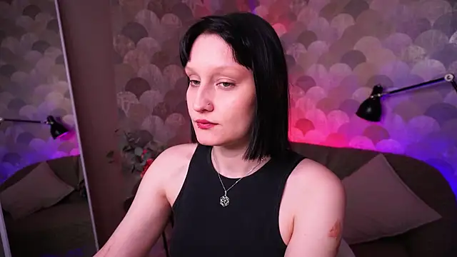 Velvet Lily online show from April 13, 9:15 pm