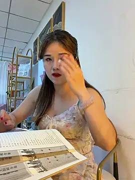 Xiaoxiao-y online show from April 15, 10:05 am