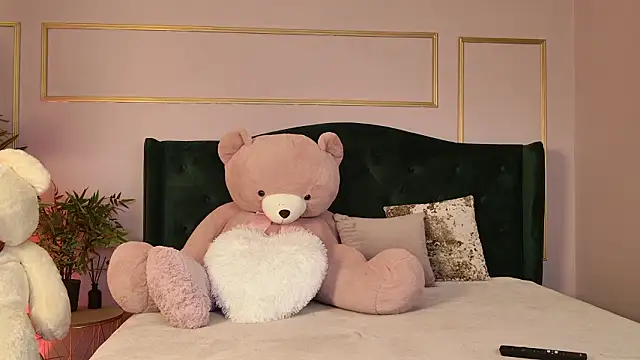 IrisMiley online show from March 21, 8:14 pm