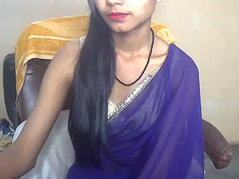 QueenOfDesire01 online show from April 8, 6:21 pm