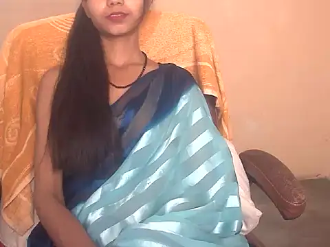 QueenOfDesire01 online show from April 6, 5:36 pm