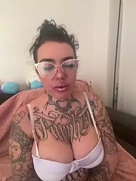 jenypr1ncess online show from April 10, 6:41 am