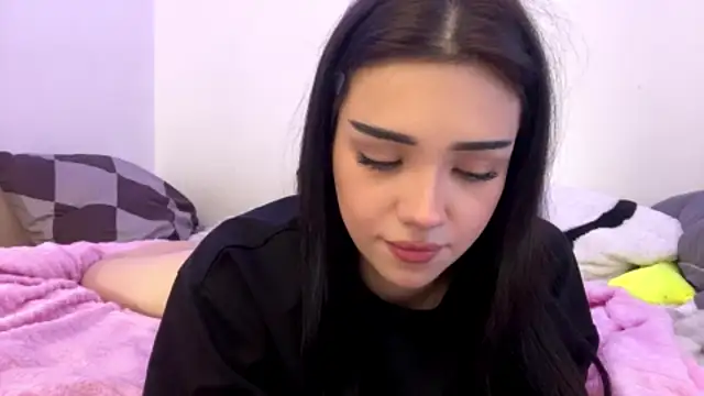 BeckyAurielle online show from April 8, 1:35 pm