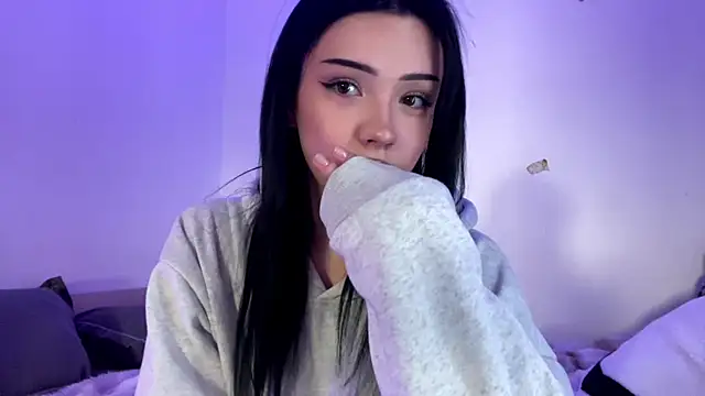 BeckyAurielle online show from April 11, 2:21 pm