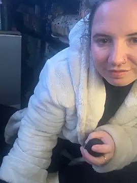 curvyneon online show from April 13, 7:58 pm