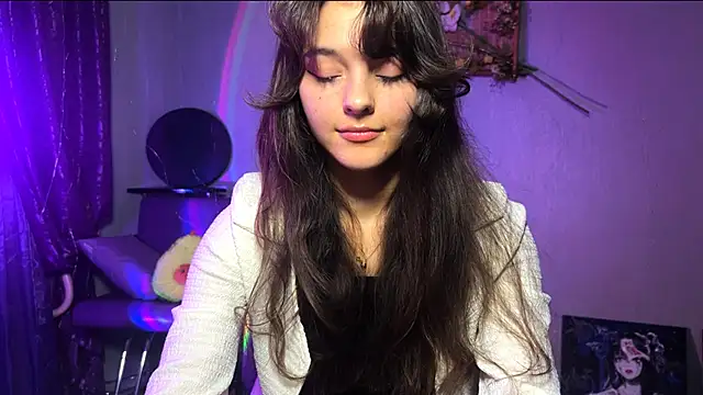 CareyDevan online show from April 7, 1:46 pm