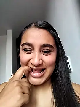 Mia skyy18 online show from March 17, 10:36 pm