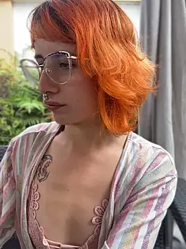 Alice Hecatee online show from April 13, 7:25 pm