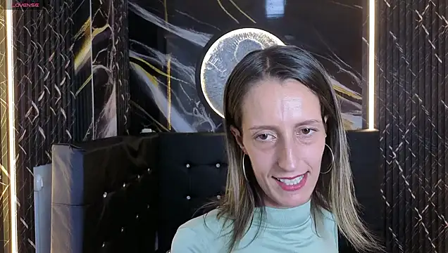 Karolynrousse  online show from March 27, 4:19 pm