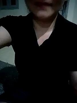 HaChi033 online show from April 7, 2:30 pm