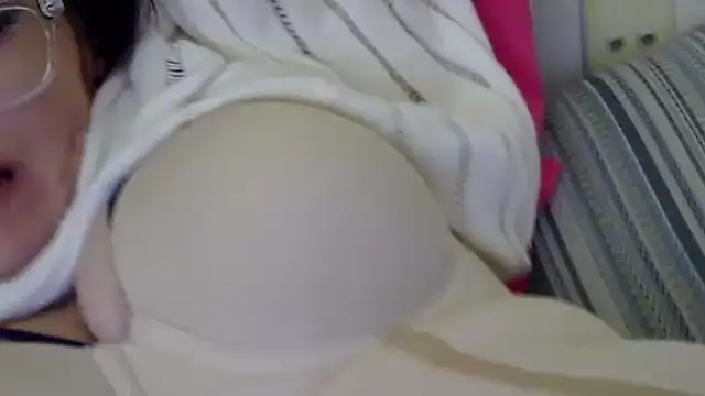 kitty-kitten82 online show from March 28, 7:46 pm