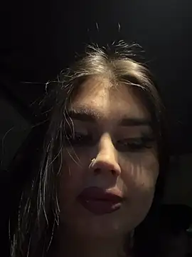 ItsKendra online show from April 10, 6:03 pm