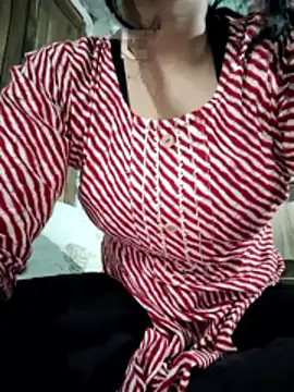 model seela online show from April 11, 9:46 am