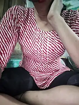 model seela online show from April 13, 4:19 pm