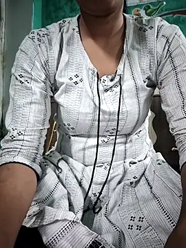 model seela online show from April 9, 2:36 am