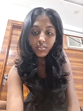 Pari lovers online show from March 30, 10:20 pm