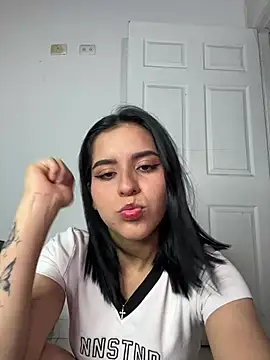 Trixie pop online show from March 28, 12:00 am