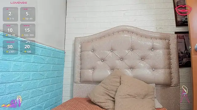 LITTLE-NESSA online show from April 7, 1:02 pm