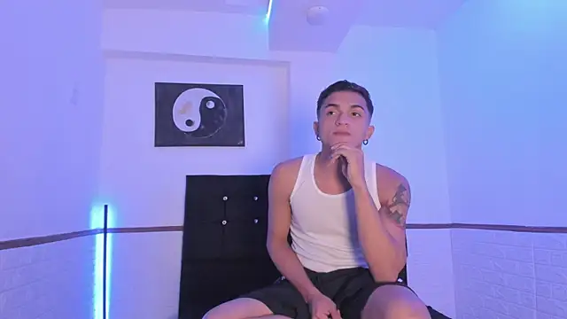 KendallRain online show from April 18, 12:24 am