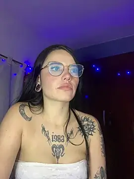 Tatii1 online show from April 1, 1:39 am