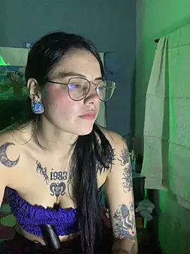 Tatii1 online show from April 15, 11:27 pm