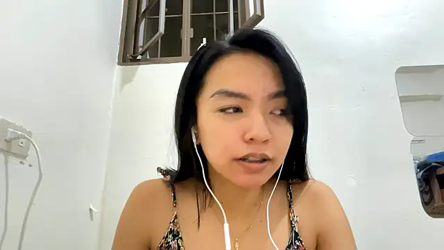 NoreenPierotti online show from April 10, 10:05 pm