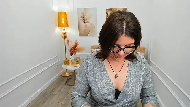 AmeliaDateri online show from April 9, 6:57 pm