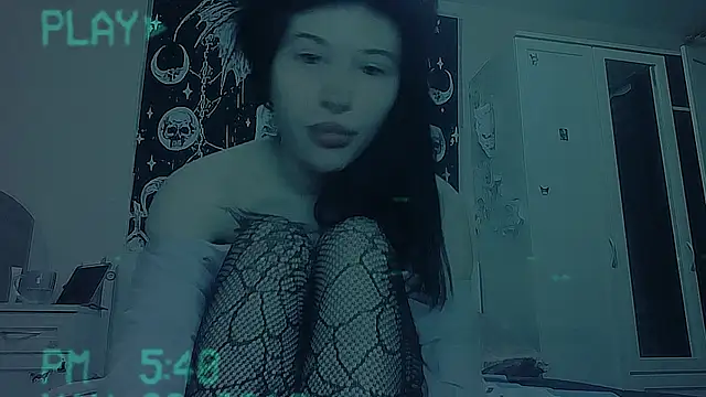 AllisonDeetz online show from April 6, 6:31 pm