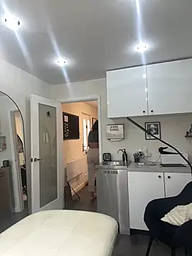 skarletthorne online show from April 12, 8:06 am