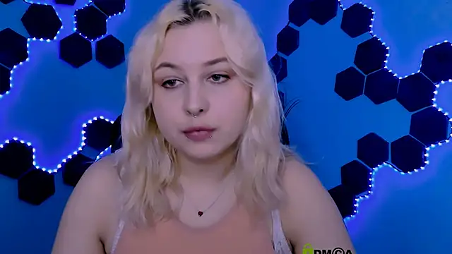 aria blaze  online show from April 1, 10:16 am