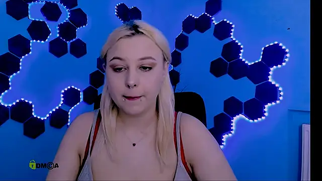 aria blaze  online show from April 4, 8:57 am