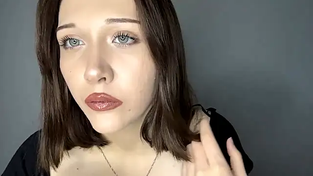 kiravings online show from April 14, 4:07 pm