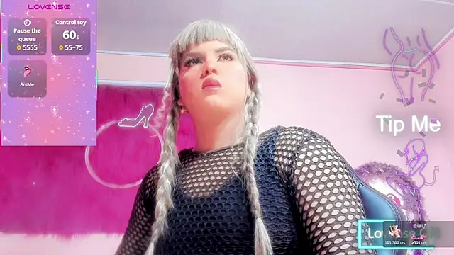 taylor  smith  online show from March 19, 11:47 am