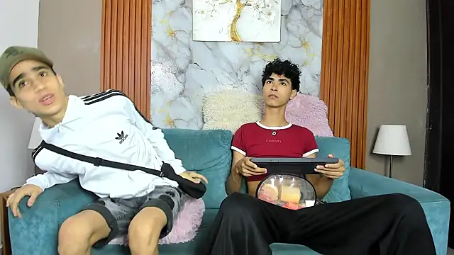 NAUGHTY BOYS1 online show from April 10, 7:20 pm