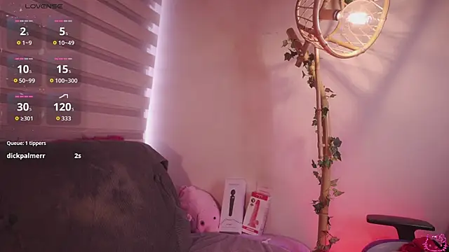 Megan Starling online show from April 14, 4:40 pm