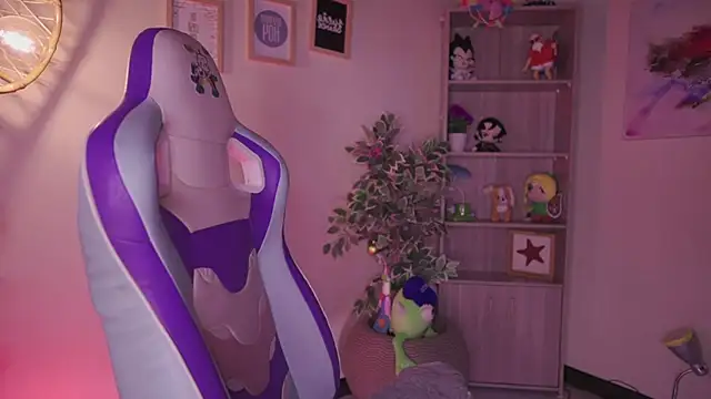 Megan Starling online show from April 10, 3:40 pm