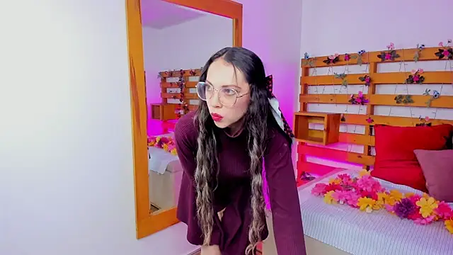 Ashley Benoit online show from April 7, 1:57 pm