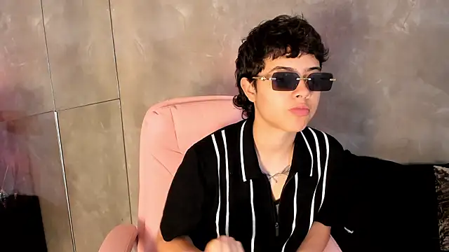 Cris Sasha online show from April 11, 11:47 am