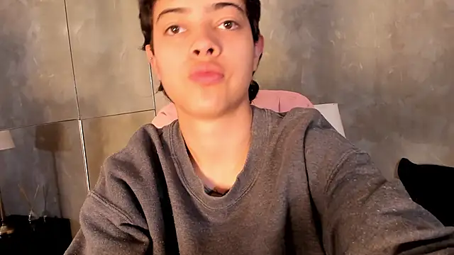 Cris Sasha online show from April 10, 11:49 am