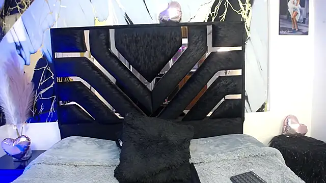 sophiesmithcs online show from April 10, 9:10 pm