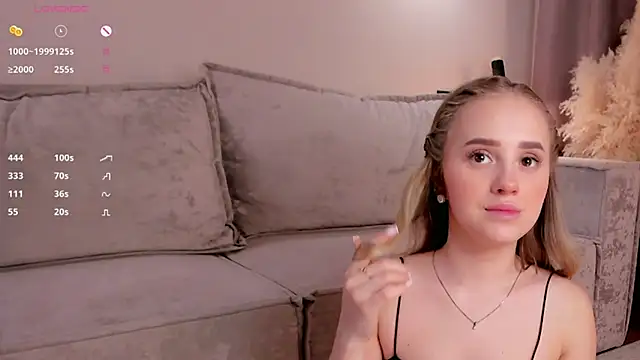 AmilyMoore online show from March 31, 2:17 pm